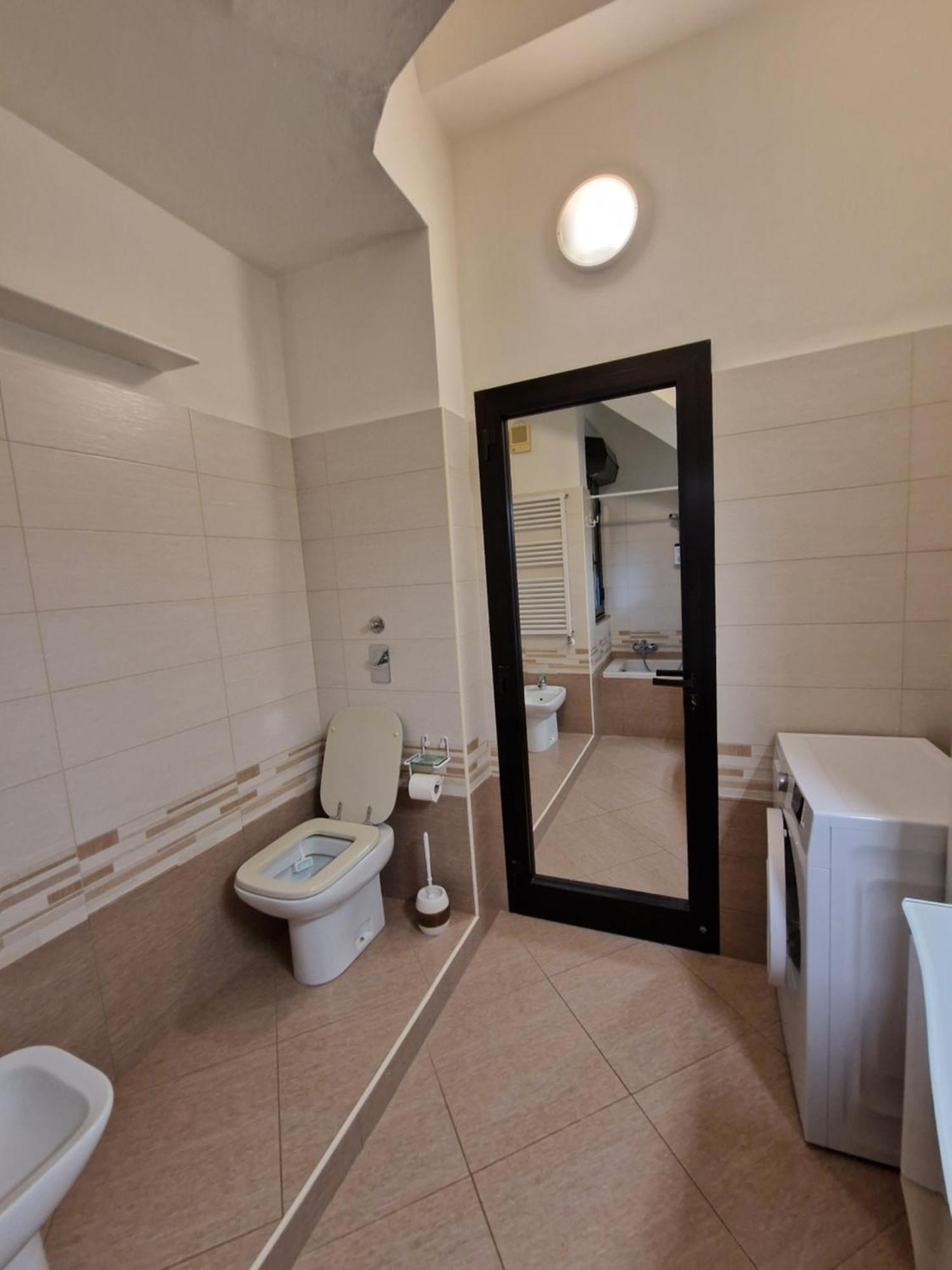 Appartement Comfy Penthouse à Milan Extérieur photo